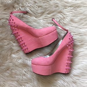 Cute pink spike pumps!
